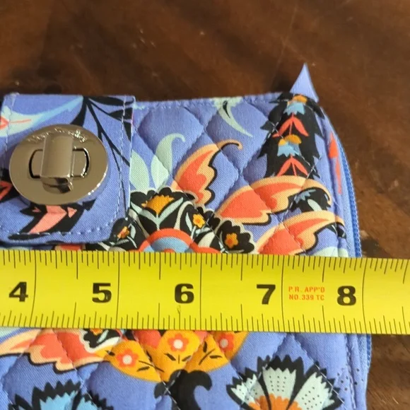 Vera Bradley Turnlock Wallet  Mural Garden - Picture 7 of 8